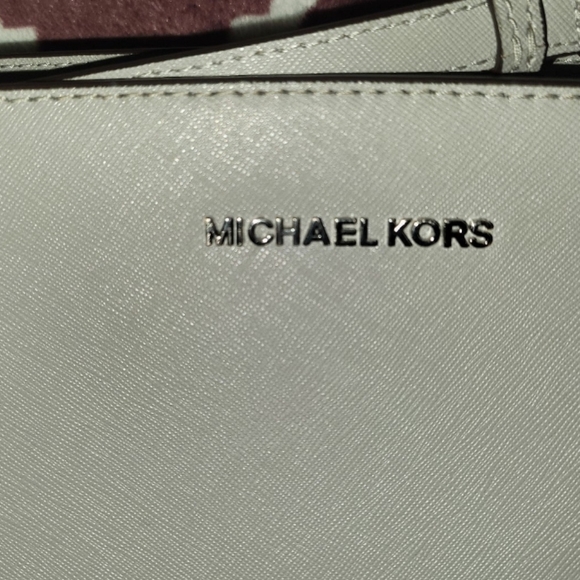 Michael Kors Selma Crossbody NWT - Picture 2 of 8